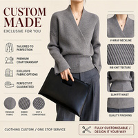 Pull-over en maille côtelée verticale élégant pour femme, coupe ajustée, col en V, taille cintrée, manches évasées, idéal pour les trajets quotidiens