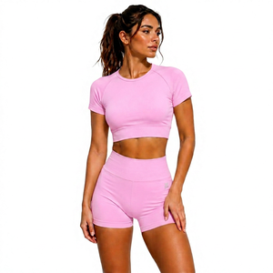 Ensemble 2 pièces rayé rose pour femme, col licou, crop top et short cycliste, sportif, respirant, en tricot de spandex et polyester, tenue d'été - Product Image 1