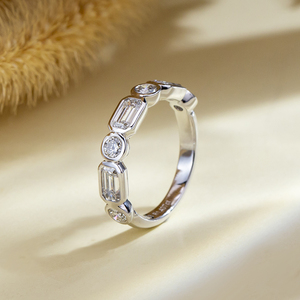 Anillo de boda de plata S925 con diamantes de corte redondo y corte esmeralda MSR-2174 para mujer - Product Image 2