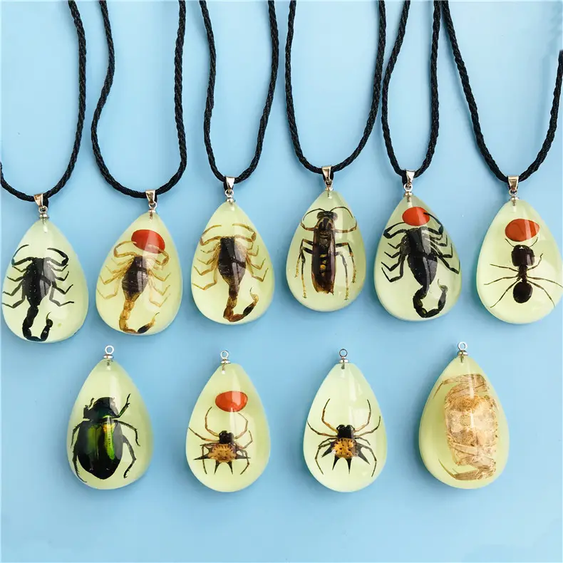 Classique Lumineux Résine Ambre Scorpion Taxidermie Pendentif Collier Hommes Femmes Creative Anniversaire Cadeau Collier