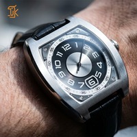 Montre de luxe OEM à complication heures sautantes mécanique, mouvement automatique Miyota 9015, boîtier tonneau, verre saphir, haute qualité, personnalisable