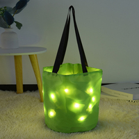 Sac à bonbons réutilisable LED 2026 en promotion, seau à friandises coloré avec lumière LED pour Halloween, décoration de seau d'Halloween