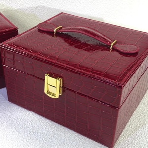 Organisateur de bijoux de voyage de luxe en cuir PU avec plateaux pour rangement et présentation individuels - Product Image 6