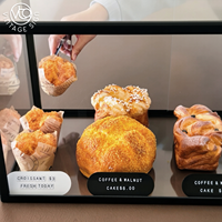 Vitrine de présentation alimentaire en acrylique à double niveau, haute transparence, avec cadre en métal doré, comptoir robuste et durable pour restaurant