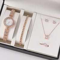 Ensemble de bijoux pour femme : Montre de sport dorée, montre en alliage à lunette en cristal, bracelet, pendentif, boucles d'oreilles et bague – Coffret cadeau pour femme