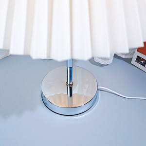 Hiện đại Ins Retro nightlight Nhật bản-hàn Quốc Sáng Tạo Bàn Cạnh Giường ngủ không dây sắt xếp li bóng PC Pin phòng ngủ cạnh giường ngủ - Product Image 5