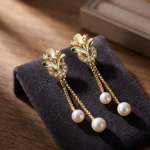 Pendientes de Perlas de Agua Dulce Grado AA en Tono Dorado con Diseño Floral, Modernos y Chapados en Rodio para Bodas, Fiestas y Vestidos - Product Image 3