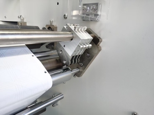 เครื่องตัดตายฉลากดิจิตอล VD320III อัตโนมัติที่มีระบบควบคุม <span class=keywords><strong>Servo</strong></span> XY พร้อมส่วนประกอบหลักของปั๊มมอเตอร์ - Product Image 6