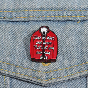 Эмалевый значок с вдохновляющими цитатами «Милый и мужественный», красная брошь для куртки, нагрудный значок, ювелирное украшение, подарок для друзей - Product Image 1
