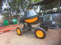 Bétonnière LOTUS 10/7 Cft avec moteur diesel 6 CV, productivité 4,5 m³/h, type à roues