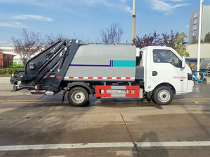 Camión de Recolección de Basura DongFeng de 5cbm 4X2 con Control Hidráulico y Compactador de Basura - Product Image 3