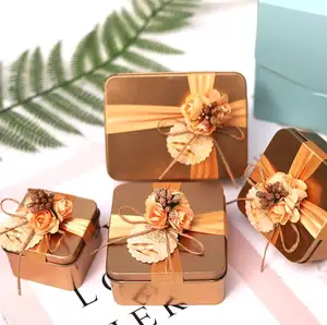 豪华黄金包装巧克力糖果婚礼派对喜欢心形锡甜美礼品盒，带丝带和花朵