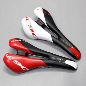 <span class=keywords><strong>Asiento</strong></span> <span class=keywords><strong>de</strong></span> <span class=keywords><strong>Bicicleta</strong></span> Ultraligero con Rieles <span class=keywords><strong>de</strong></span> Acero Cro-Mo, Sillín Hueco para Carretera y MTB <span class=keywords><strong>de</strong></span> 270x130mm, Almohadilla <span class=keywords><strong>de</strong></span> Goma Suave <span class=keywords><strong>de</strong></span> Cuero PU, Cómodo para Ciclismo - Product Image 2