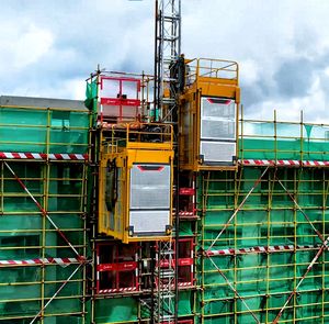 ダブルケージ建設用エレベーターホイストSC200/200ES1ビルダーズホイスト南米に出荷 - Product Image 2