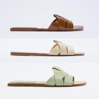 Offre Spéciale simple style dames en caoutchouc fond plat pantoufles plage nue bout ouvert sandales femmes