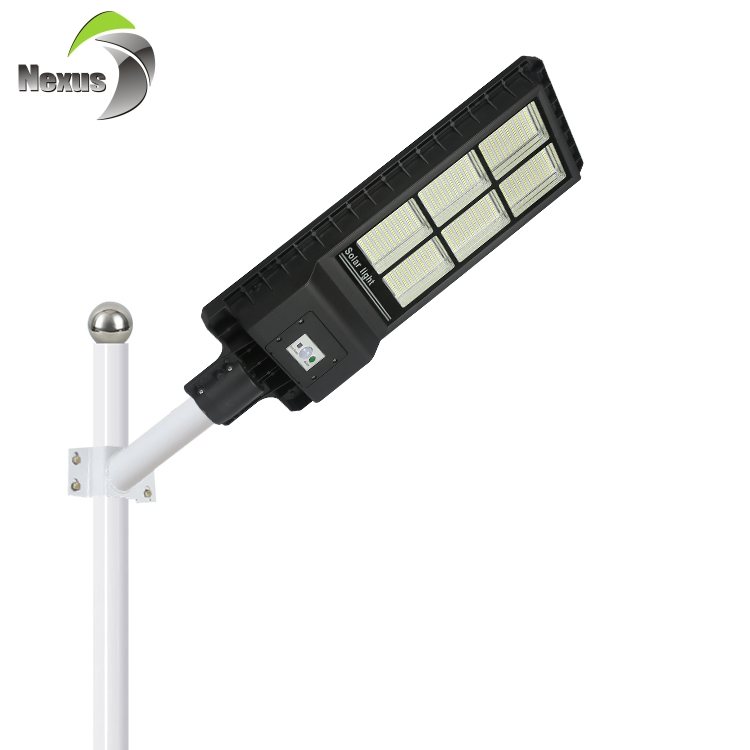 Contrôle de puissance élevée imperméable durable de route extérieure automatique 180w tout en un solaire a mené le réverbère