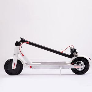 Trottinette Électrique Pliable pour Adulte en Alliage d'Aluminium Étanche 36V 7.8Ah avec Batterie au Lithium 350W et Lumières LED pour la Voix - Product Image 3