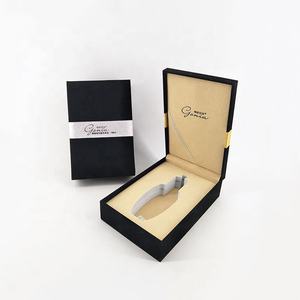 Boîte d'huile essentielle de parfum de flanelle noire personnalisée boîte d'emballage cadeau de cosmétiques de velours en bois à couvercle rabattable - Product Image 4