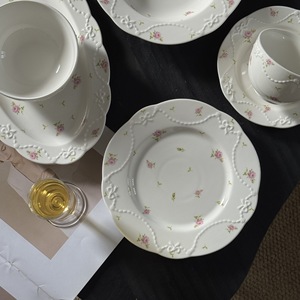 Princesse française en fuite, assiettes et bols en céramique floraux en relief exquis, assiettes à dessert, assiettes à soupe, ensembles de vaisselle sont - Product Image 2