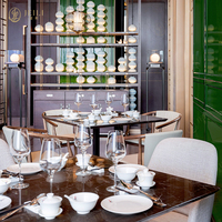 Ensemble de meubles personnalisés de style moderne pour restaurant et hôtel Solution de design d'intérieur à guichet unique Table et chaises pour café