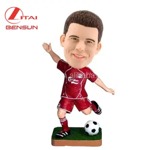 Patung Kustom Membuat 3D Poly Pemain Sepak Bola Resin Bobble Kepala Figurines