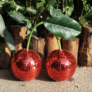2025 le <span class=keywords><strong>plus</strong></span> <span class=keywords><strong>chaud</strong></span> cerise Disco boule décor créatif rouge miroir lumière ornement mignon fruit en forme de fête de noël décoration coins - Product Image 5