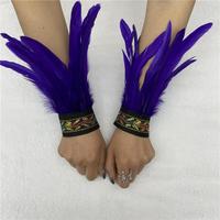 Bracelet réglable style bohème avec plumes et bande imprimée pour déguisement de mascarade, performance ou décoration de costume