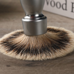 <span class=keywords><strong>Pennello</strong></span> da Barba YAQI 24MM con Manico in Metallo Pesante e Setole di Tasso Argentato per Uomo - Product Image 6