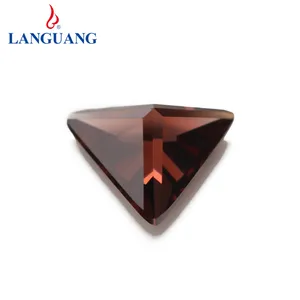 Lan Guang grosir merah transparan segitiga kubik zirkonia longgar batu permata produsen Zircon CZ batu kubik zirkonia