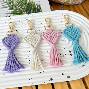 <span class=keywords><strong>Porte</strong></span>-clés en forme de <span class=keywords><strong>cœur</strong></span> avec pompon pour tissage fait main <span class=keywords><strong>Porte</strong></span>-clés en forme de <span class=keywords><strong>cœur</strong></span> <span class=keywords><strong>Porte</strong></span>-clés en forme de <span class=keywords><strong>cœur</strong></span> <span class=keywords><strong>Porte</strong></span>-clés <span class=keywords><strong>macramé</strong></span> pour amoureux du coton - Product Image 1