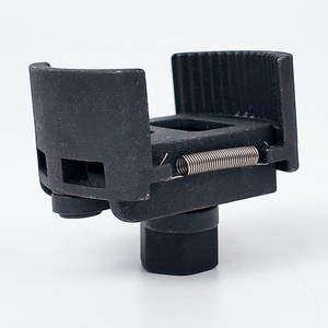 Jeu de clés universelles réglables pour filtre à huile, outil de démontage de filtre à huile en forme de U pour l'entretien du moteur de voiture - Product Image 1