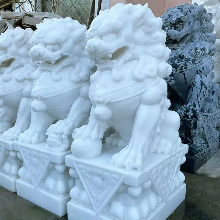 Grande statue de lion en marbre blanc naturel à décor artistique sculptée à la main statue d'animal sculpture de lion