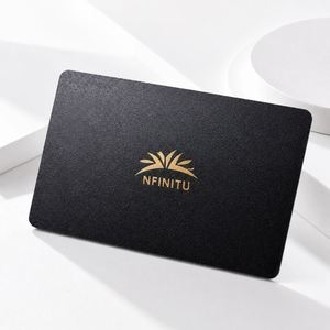 Tarjetas de Visita de PVC de Lujo Personalizadas, Impresión de Tarjetas de Plástico Texturizadas en Negro con Logotipo en Lámina Dorada y Esquinas Redondeadas para Marcas Premium - Product Image 1