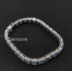 Exquisita pulsera de mujer de oro de 18 quilates, engastada con diamantes de corte radiante cultivados en laboratorio certificados por IGI, adecuados para el uso diario. - Product Image 5