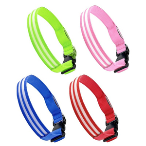 Venta al por mayor de China <span class=keywords><strong>Collar</strong></span> de lujo <span class=keywords><strong>LED</strong></span> para perros y gatos Accesorios suaves personalizados para mascotas con patrón impreso y luces luminosas - Product Image 5