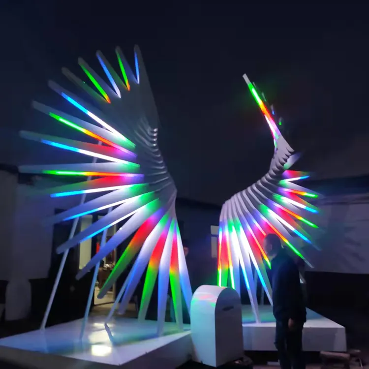 Nouveau design en métal led ailes sculpture murale grandes ailes d'ange pour la décoration de centre commercial en plein air