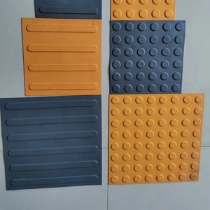 Tableros de pavimentación táctil de PVC para pasillos peatonales exteriores y pisos de seguridad para plataformas - Product Image 3