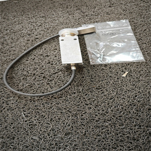 Sensor de Desplazamiento Lineal AMO WMK 1110S .08RI..01-10-560-030-27S12-UJ con Cable para Uso Industrial - Product Image 2