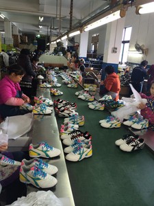 Zapatillas Urbanas para Correr con Suela Rectangular Completa de PU TPU, Entresuela Ligera y Aerodinámica con Retorno de Energía, OEM ODM - Product Image 6