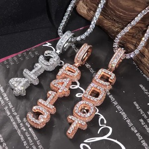 Pendentif en diamant moissanite de qualité supérieure avec chaîne en argent sterling pour un usage quotidien, disponible à un prix abordable - Product Image 3