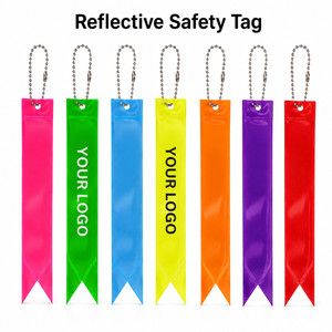 Porte-clés réfléchissant en PVC avec logo personnalisé, étiquette de sécurité en forme de queue d'hirondelle pour sac à dos, bagages, course nocturne, pendentif haute visibilité - Product Image 1