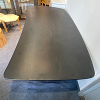 Meubles de maison modernes et légers, salle à manger, style minimaliste, aspect organique, table à manger en bois laqué chêne pour la maison