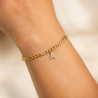 WANQI Vente en gros de bijoux pour femmes en acier inoxydable personnalisés, plaqué or 18 carats, pendentif à 26 lettres, bracelet avec initiale en zircon CZ