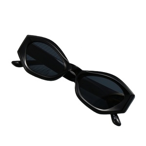 Gafas de Sol de Moda para Mujer, Diseño Vintage, Irregulares, con Protección UV400 - Product Image 1