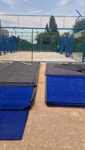 Terrain <span class=keywords><strong>de</strong></span> paddle <span class=keywords><strong>de</strong></span> haute qualité Options <span class=keywords><strong>de</strong></span> couleur personnalisées pour le jeu social Super Panoramique Padel Court Ensemble complet Équipement <span class=keywords><strong>de</strong></span> sécurité certifié - Product Image 2