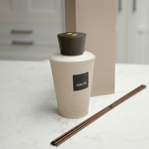 Aikun Low MOQ Long Lasting 1000ml Textured Aroma Reed <b>Diffuser</b> Set with Sticker Logo Cream Box for Gift Shops Custom Scent - Product Image 3