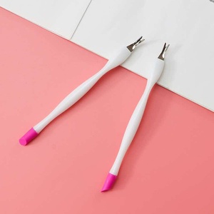 <span class=keywords><strong>IVON</strong></span> ชุดอุปกรณ์ดันหนังกำพร้าแบบสองด้าน 3 ชิ้น พร้อมด้ามจับสีขาวสำหรับทำเล็บ - Product Image 1