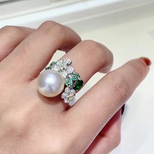 แหวนเงินแท้ S925 ยี่ห้อเวนชี่ ขนาด 12-13 มม. ดีไซน์ไร้ตำหนิ ประดับด้วยไข่มุกธรรมชาติสีขาวออสเตรเลีย พร้อมดีไซน์ฝาปิดแบบพิเศษ - Product Image 4