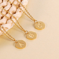 Collier avec lettre Zhongzhe Jewelry pour femmes, plaqué or 18 carats, lettre initiale, cercle de 12 mm, acier inoxydable, anti-ternissement, collier pour fille
