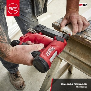 Clavadora Inalámbrica <span class=keywords><strong>Milwaukee</strong></span> M12 PN23GS 12V 23GA para Trabajos en Madera - Product Image 5